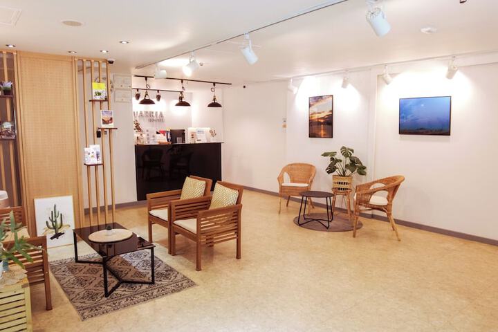 Entrance & Lobby