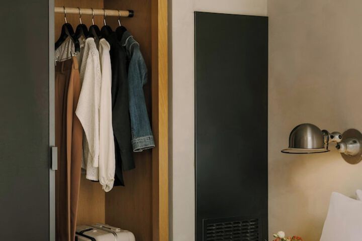 Room 42 of 71