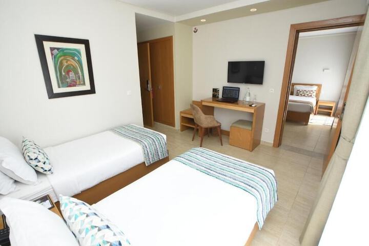Room 10 of 60
