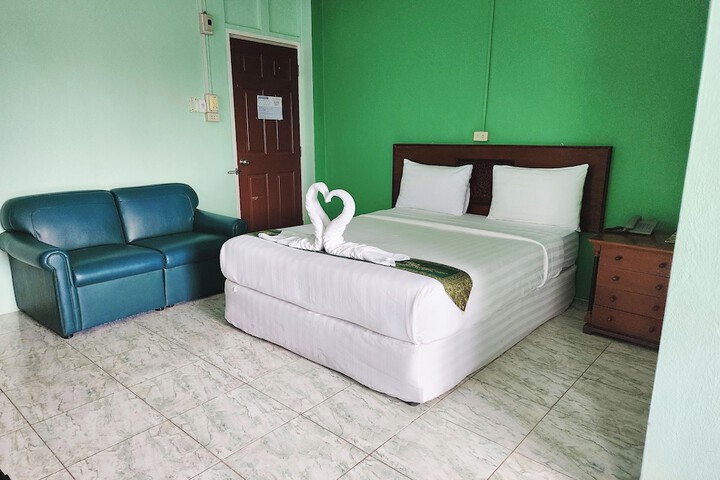 Room 14 of 50