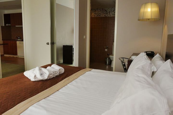 Room 9 of 31