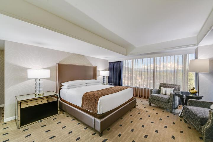 Remus Junior Suite 1 King Newly Renovated (22 of 27)
