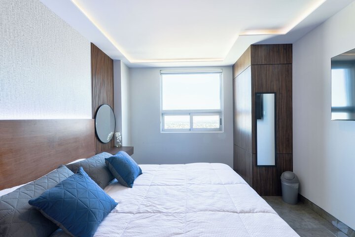 Room 9 of 233