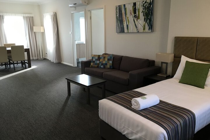Room 7 of 68