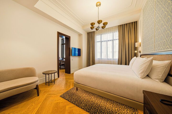 Room 44 of 117