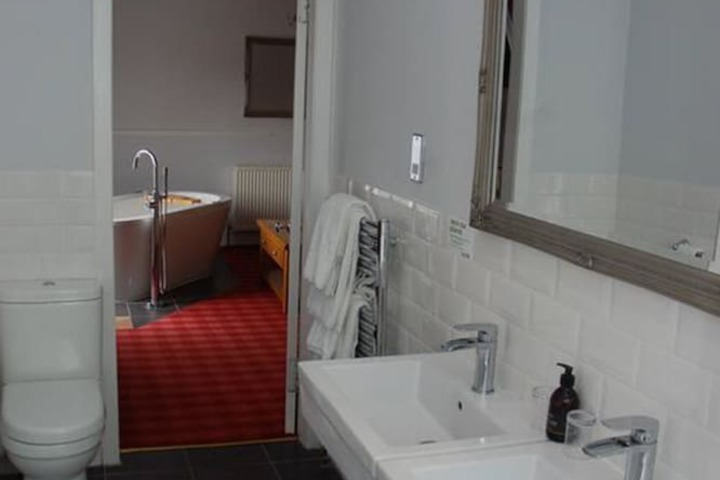Room 52 of 89