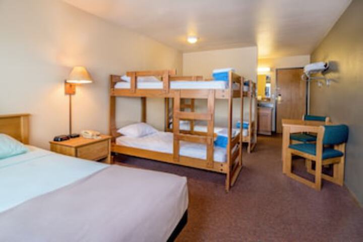 Room 16 of 168