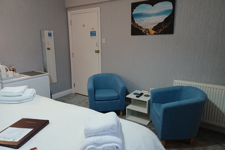 Room 13 of 48