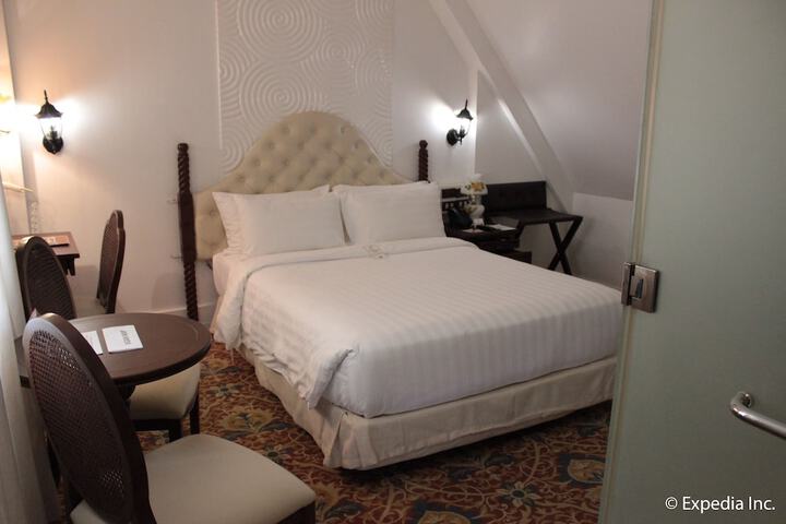 Room 34 of 131