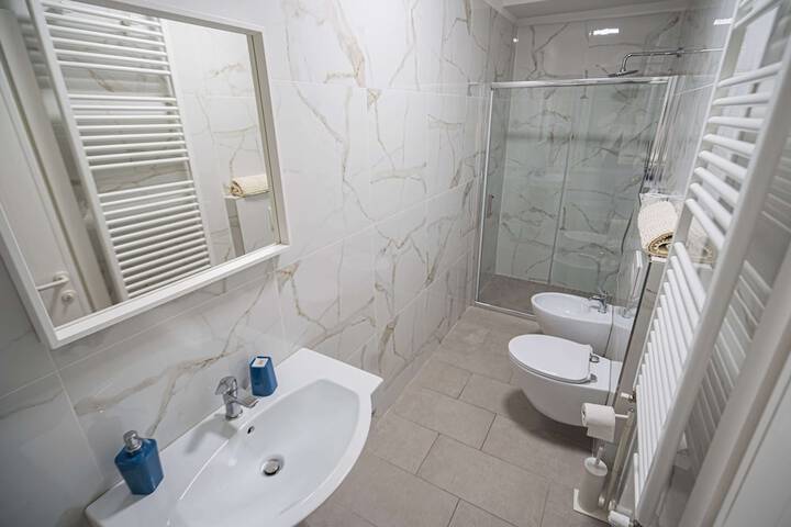 Room 14 of 25