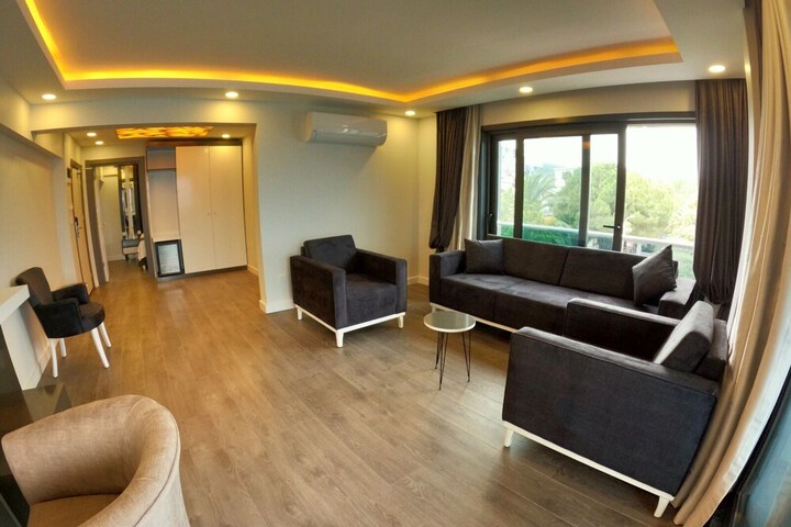 Room 4 of 22
