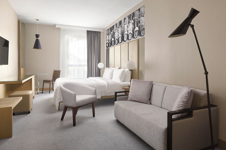 Room 48 of 158