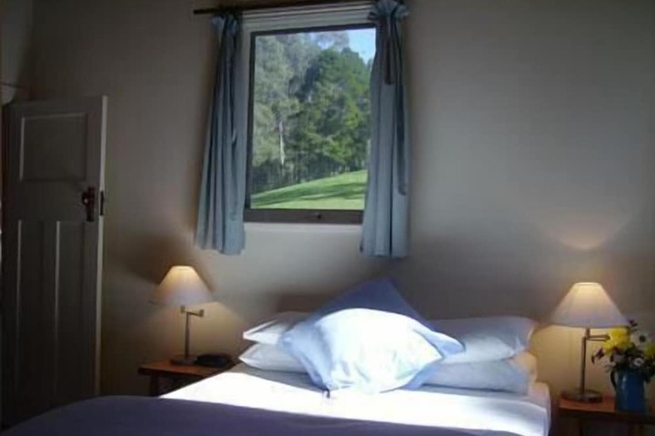 Room 4 of 15