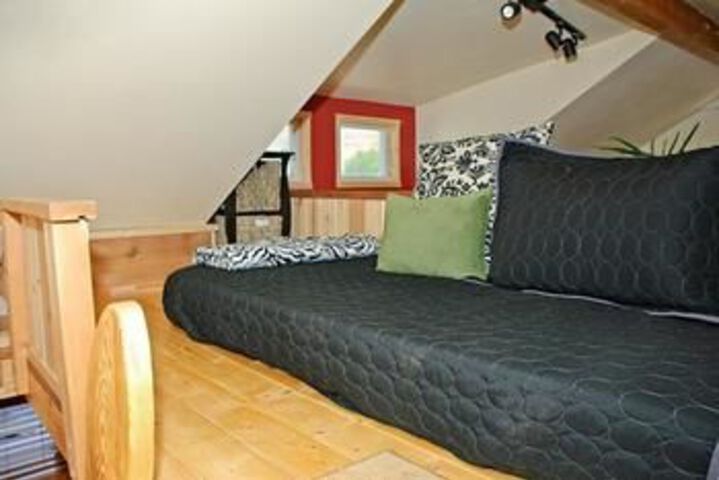 Room 8 of 37
