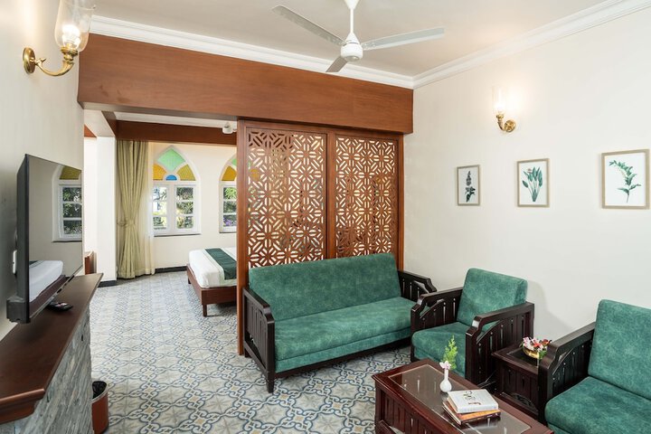 Room 8 of 35