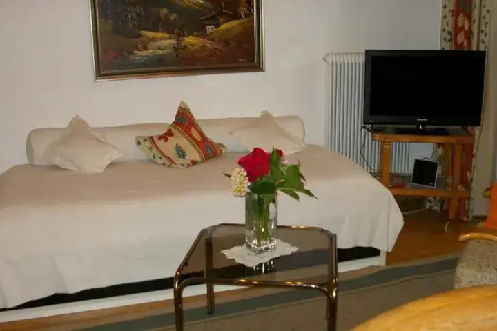 Room 3 of 21