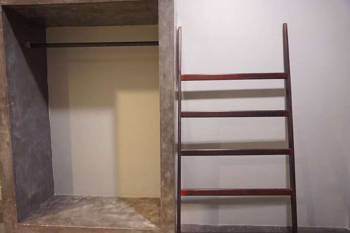 Room 14 of 36