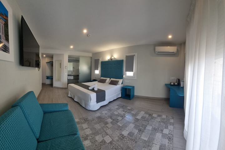 Room 16 of 32