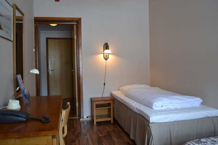 Room 4 of 24