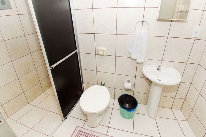 Room 8 of 16