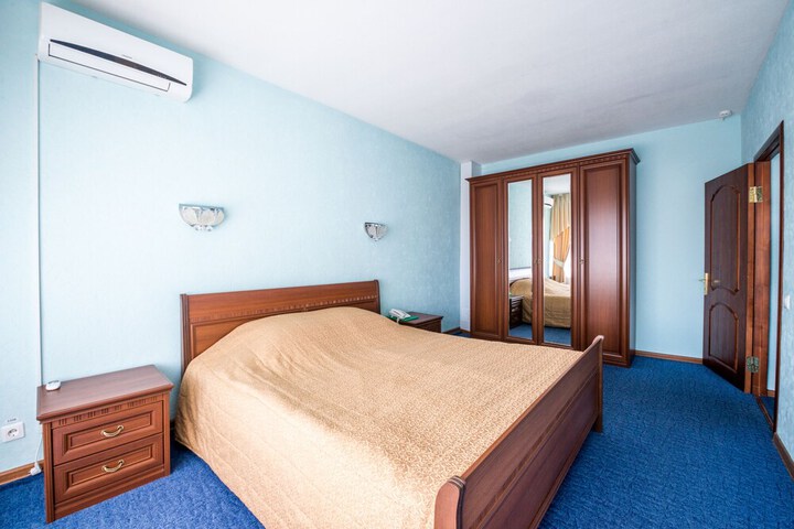 Room 15 of 59