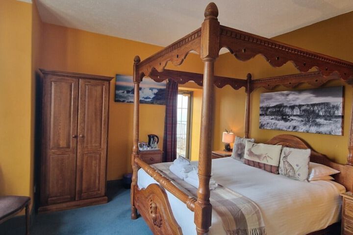 Room 5 of 20
