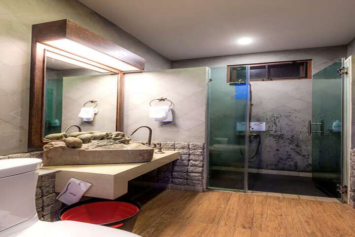Room 49 of 119