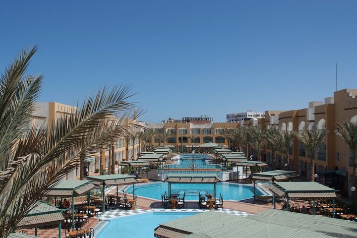 Pools & Facilities