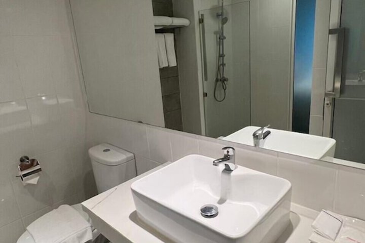 Room 45 of 62