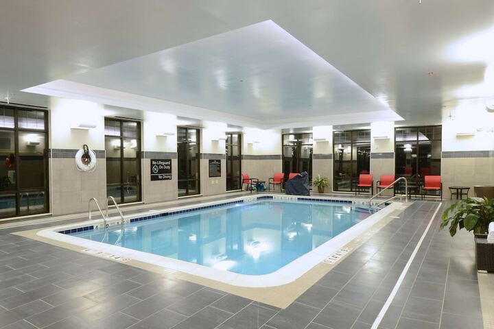 Hotel Pool