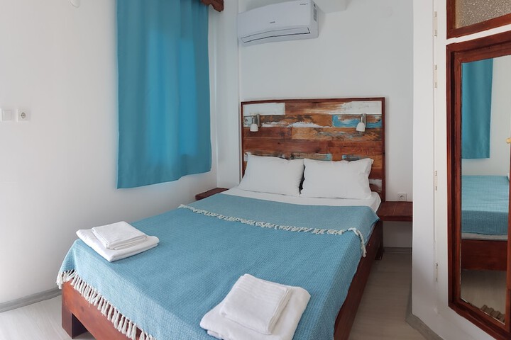 Room 2 of 35