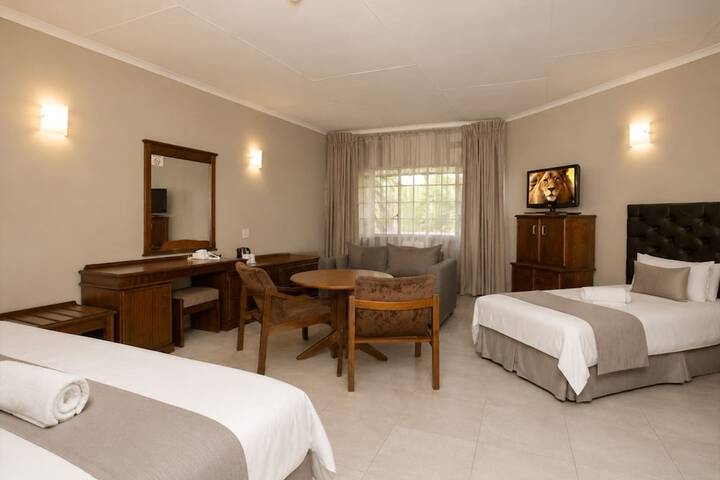 Room 40 of 136
