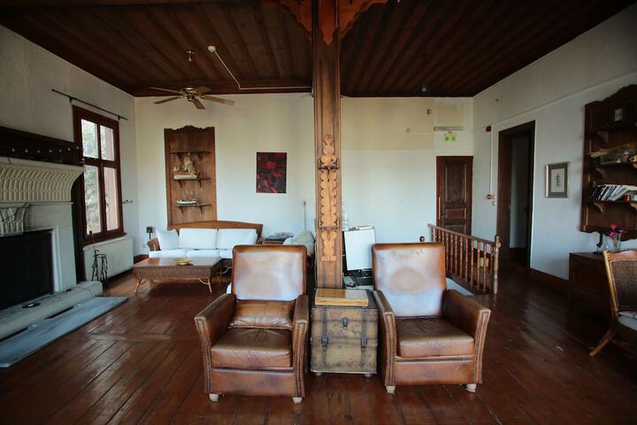 Room 21 of 43