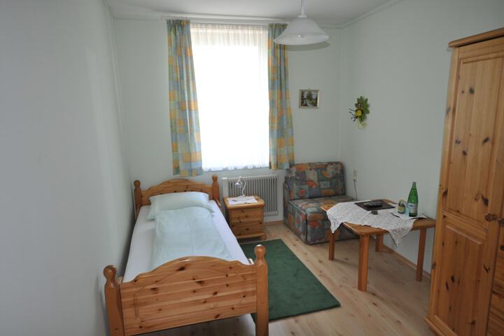 Room 7 of 89