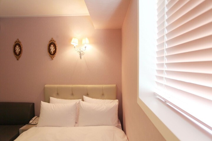 Room 65 of 71