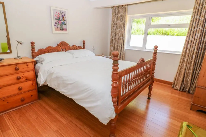 Room 2 of 12