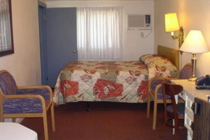 Hacienda Motel