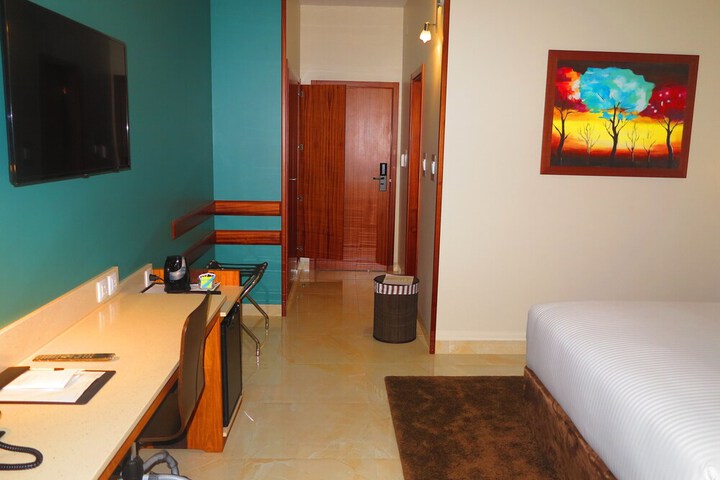 Room 13 of 49