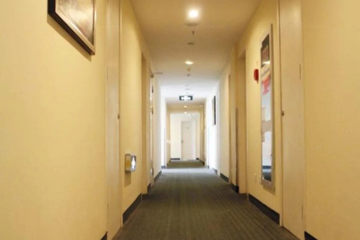 Room 12 of 14