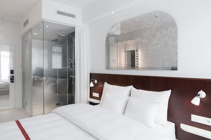 Room 7 of 57