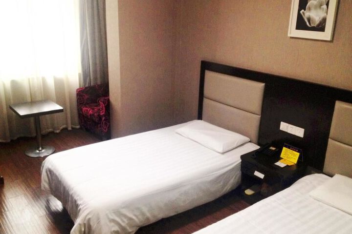 Room 10 of 22