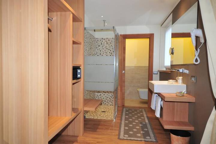 Room 18 of 31