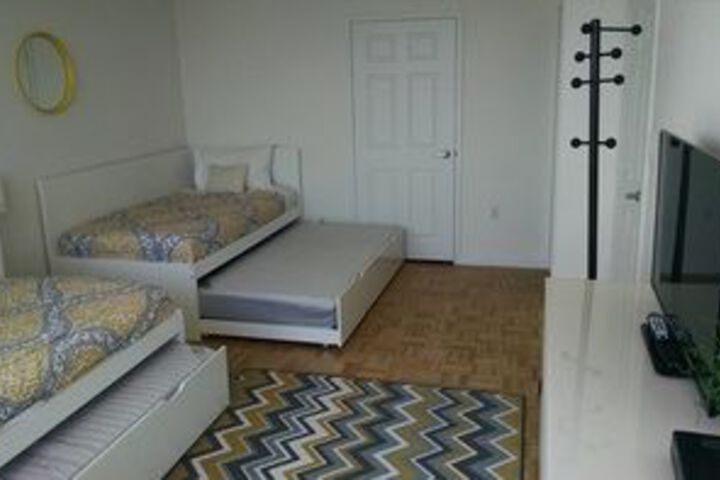 Room 5 of 12