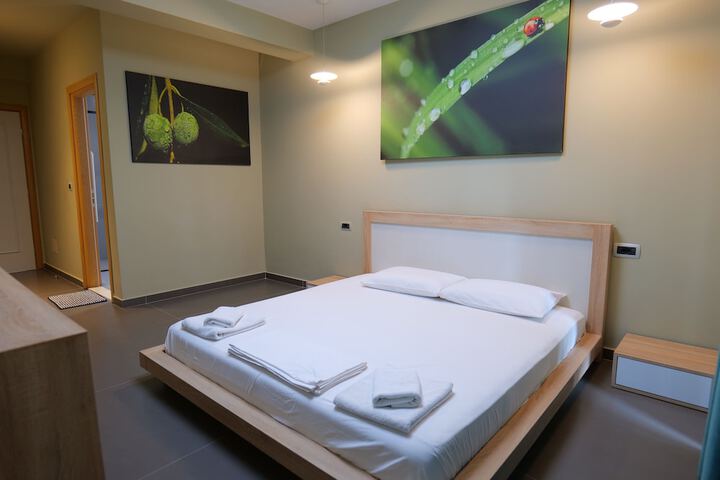Room 42 of 108