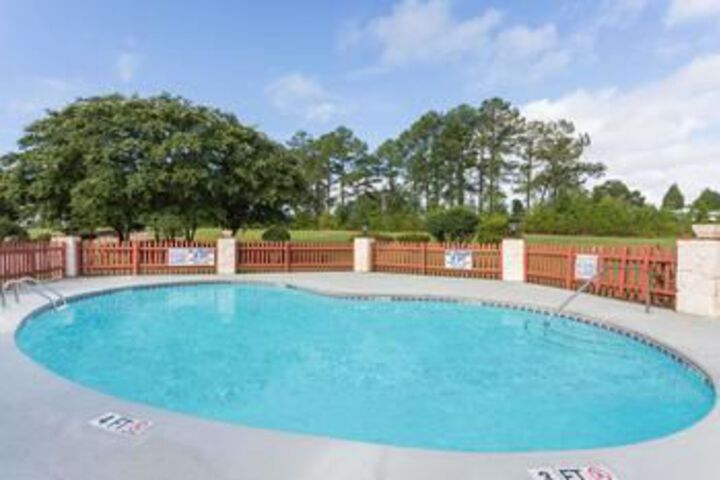Pool 32 of 35