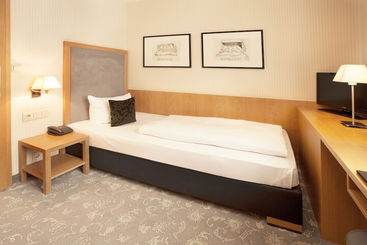 Room 17 of 51