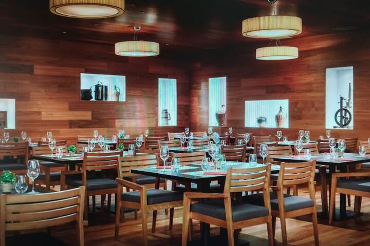 Dining 54 of 96