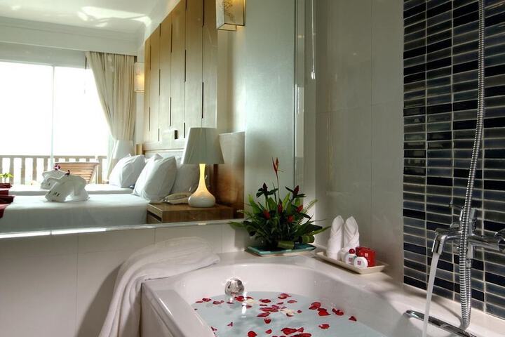 Room 21 of 40