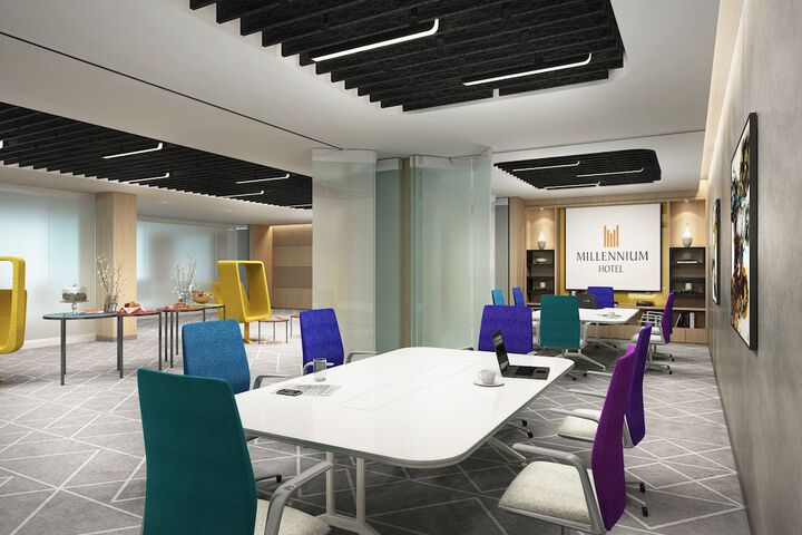 Business Center 44 of 51