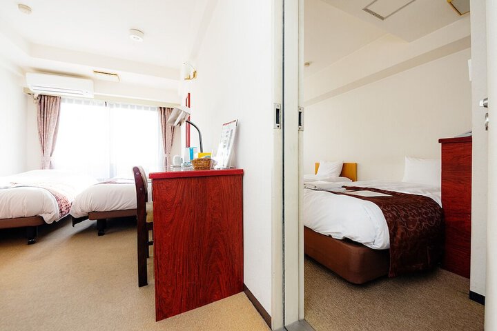 Room 27 of 44